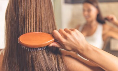 8 Recommended Hairbrushes & Brushing Methods To Get Closer To Smooth Hair