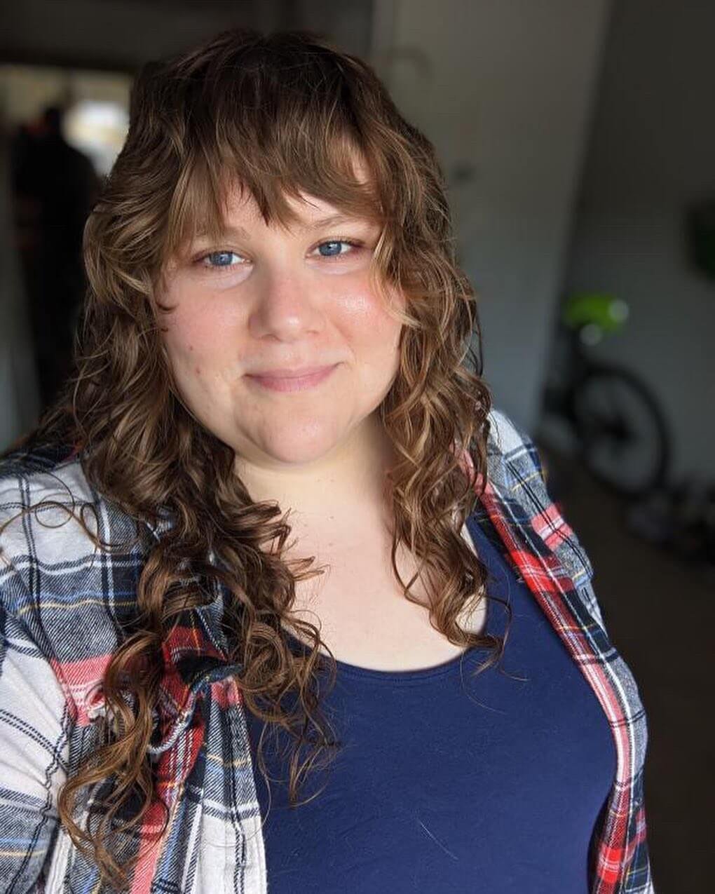 Curly Hair With Bottleneck Bangs